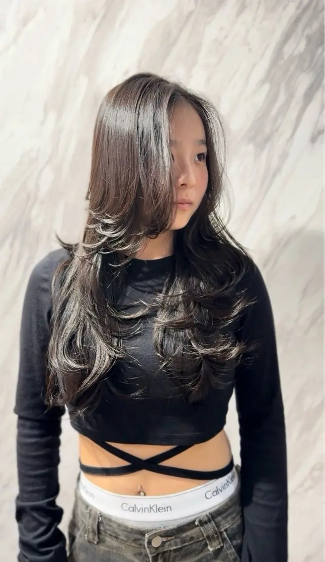 ロング ハイレイヤー 韓国風ヘア レイヤーカット ハイトーンカラー/ ハイライトJUNKIのヘアスタイル