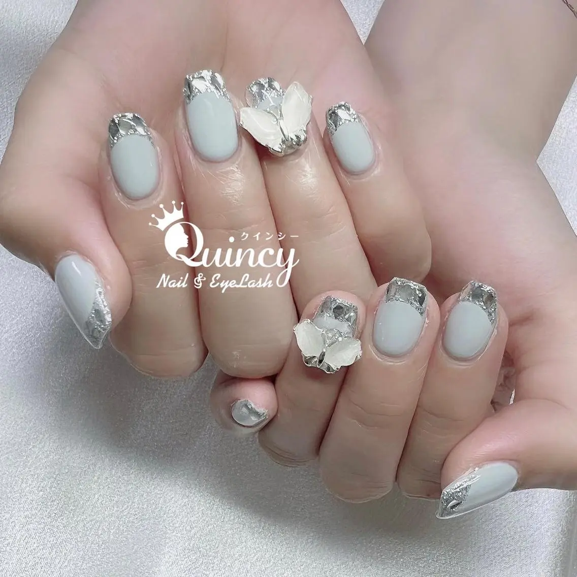 ネイル フレンチネイル ガラスフレンチ Quincy ネイル&アイラッシュのマツエク・マツパデザイン