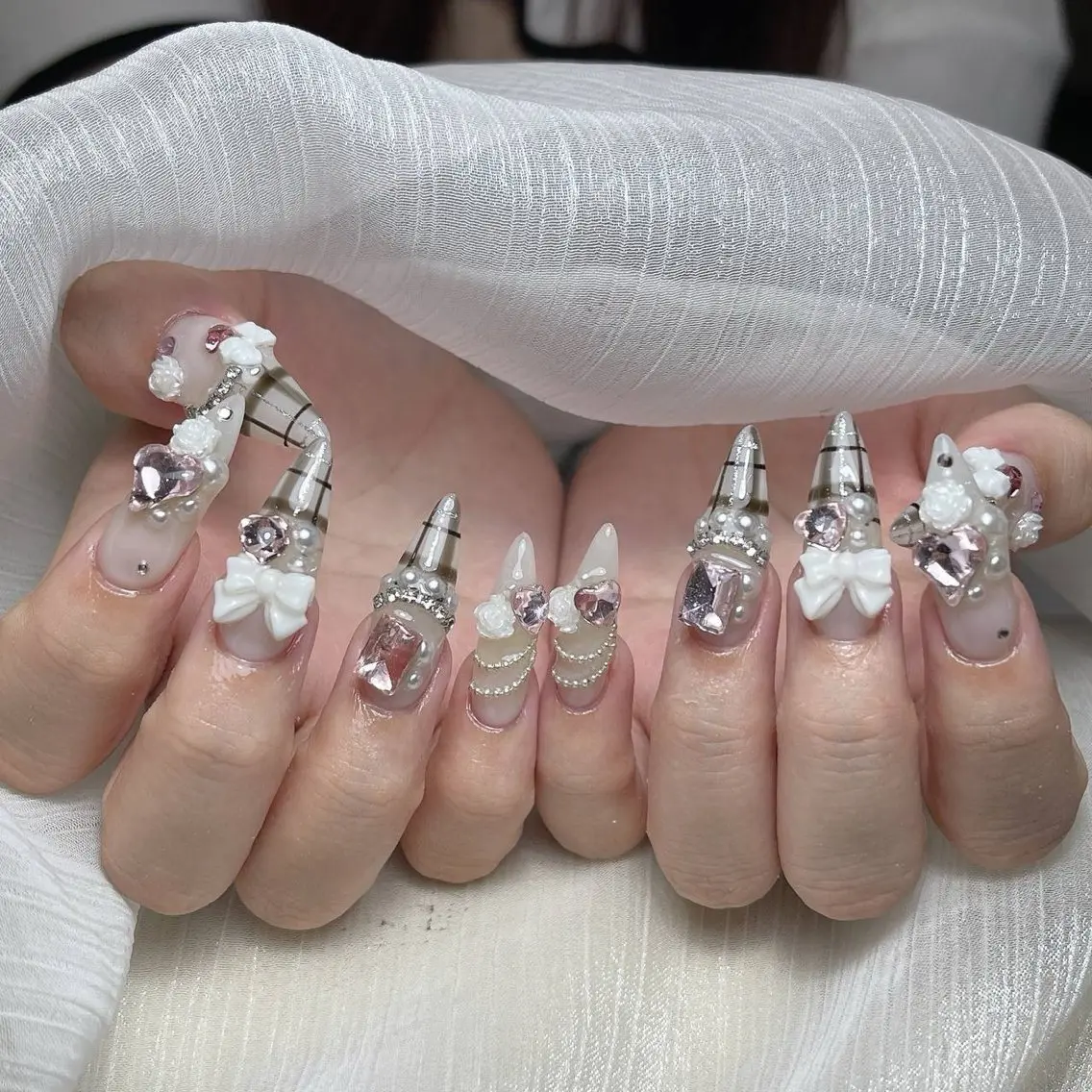 ネイル チークネイル クリアネイル ガーリー キラキラネイル 韓国ネイル Ume Nail Studioのネイルデザイン