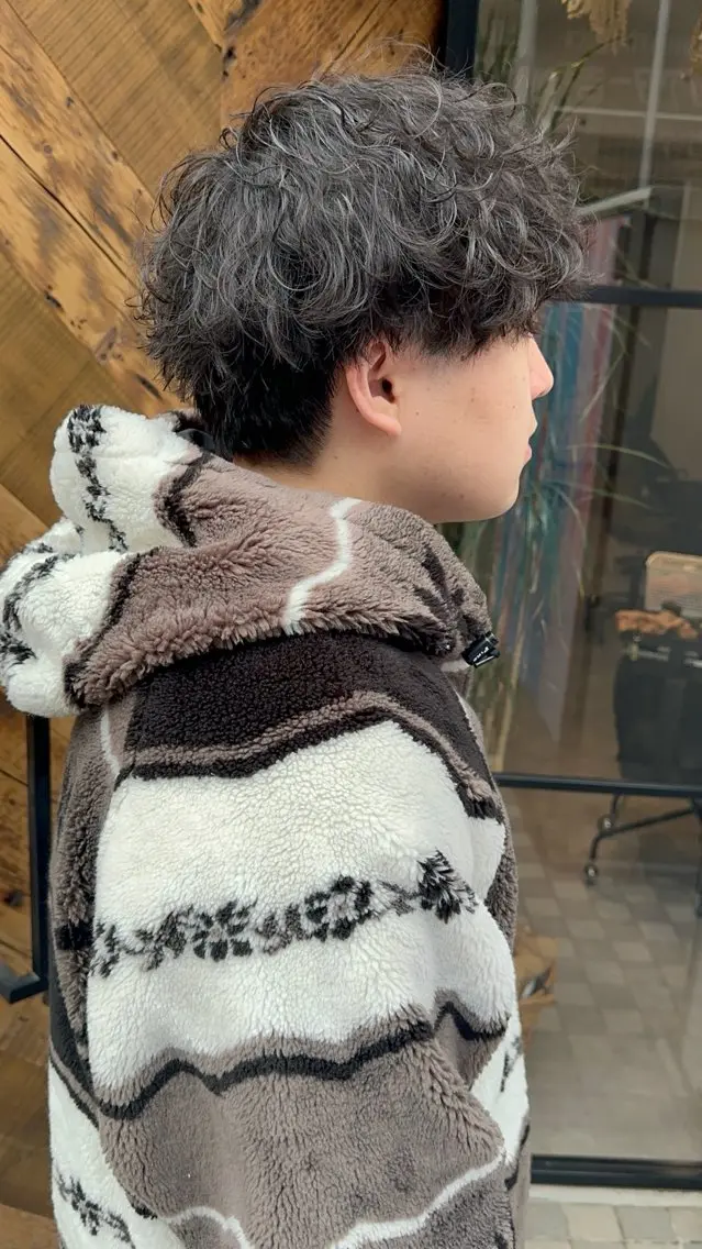 パーマ メンズ メンズブリーチ フェードカット メンズハイライト メンズパーマ ニュアンスパーマ カット パーマ 【gemini店長】 メンズ特化中野稜平のヘアスタイル