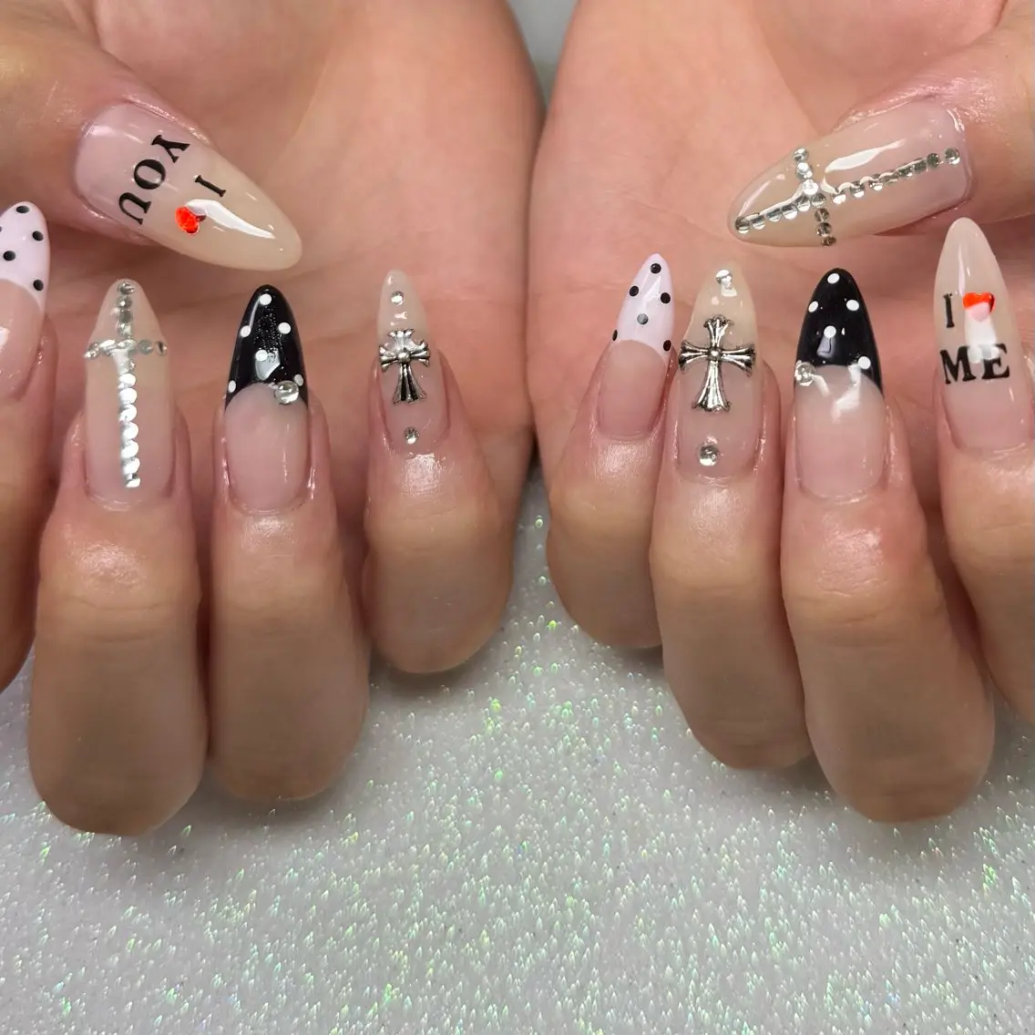 ネイル ハンドネイル VIERU 🌈🎀💖のネイルデザイン
