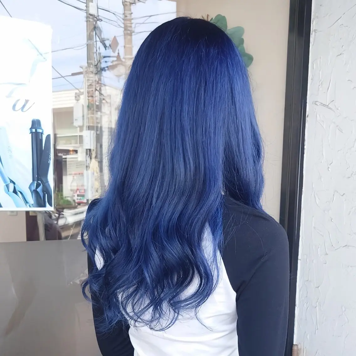ロング カラー ネイビーカラー ロング 鈴木 いづみのヘアスタイル