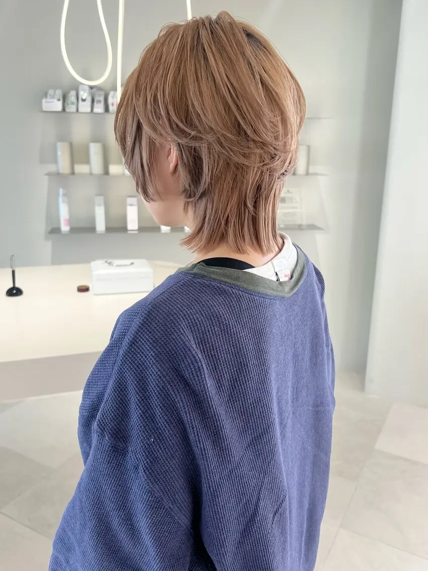 ショート ショートヘア ウルフカット カット ヘアカラー RIN🪐 ウルフ／ハイトーンのヘアスタイル