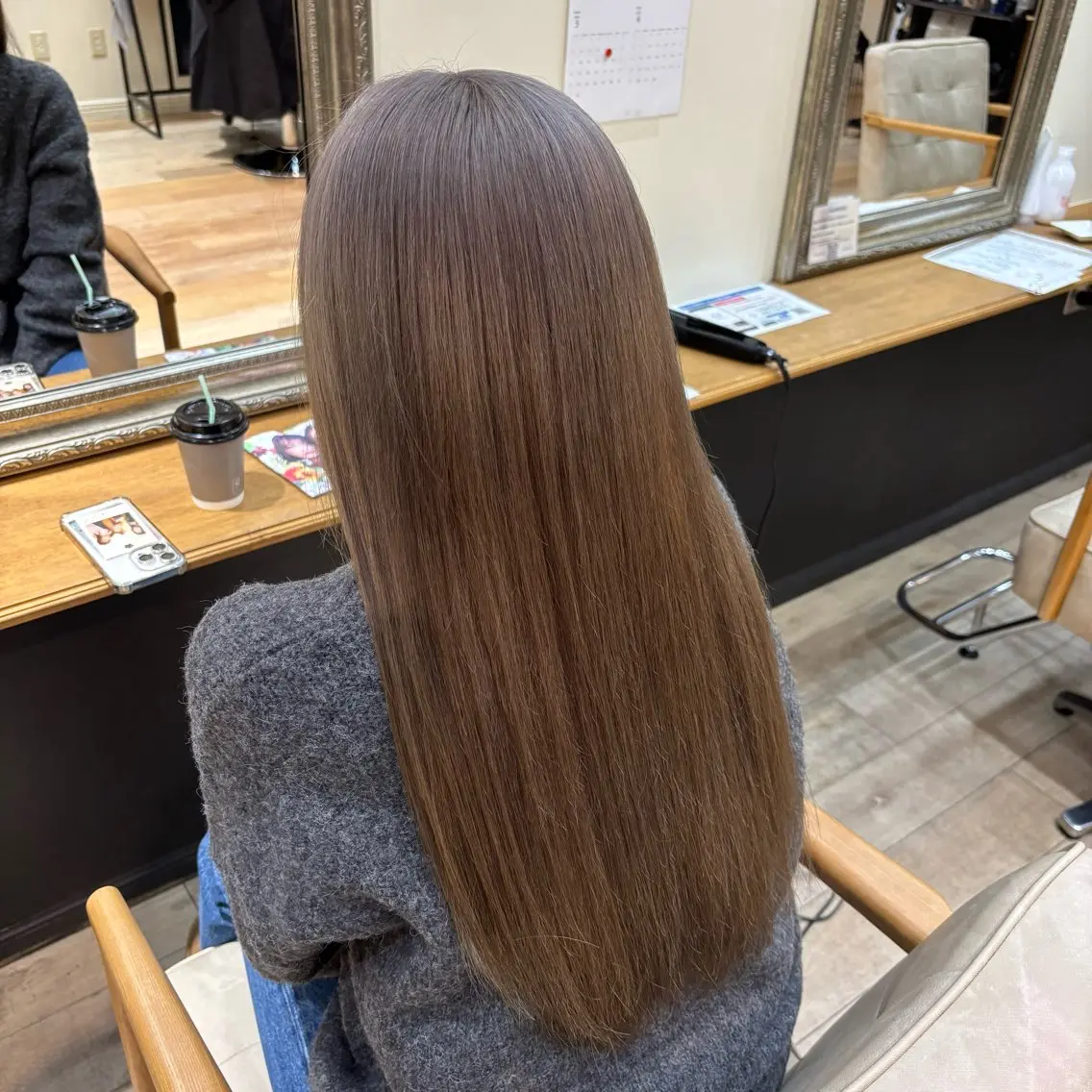 カラー ヘアカラー トリートメント しおり🍬 KOKORO🤍のヘアスタイル