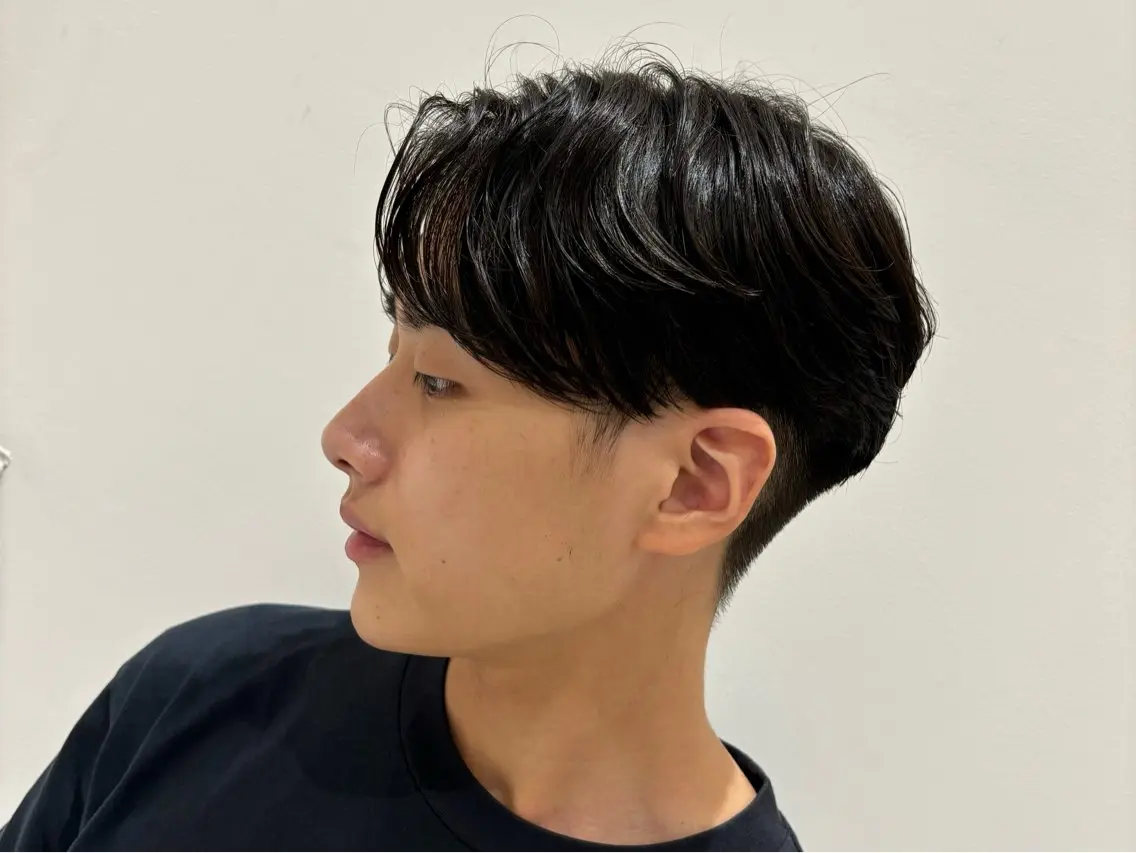 センターパート、毛流れ系、練習モデルの写真