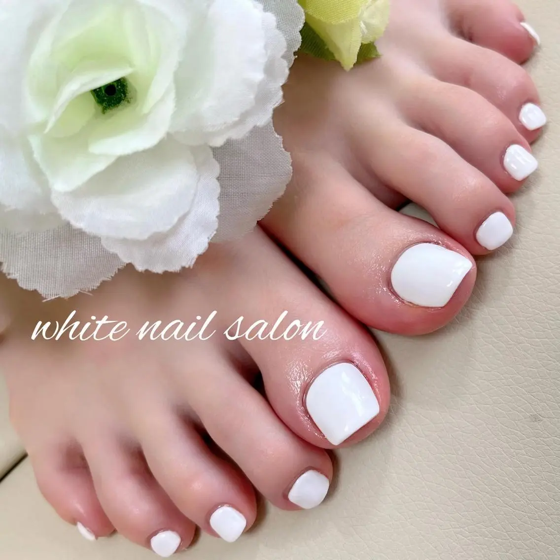 ネイル フットネイル ジェルネイル ハードジェル ラメ(グリッター) 持ち込み フットネイル white nail salonのネイルデザイン