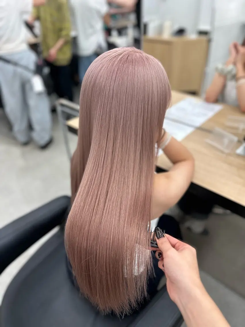 ロング 暖色系ハイトーン♡ mioriのヘアスタイル