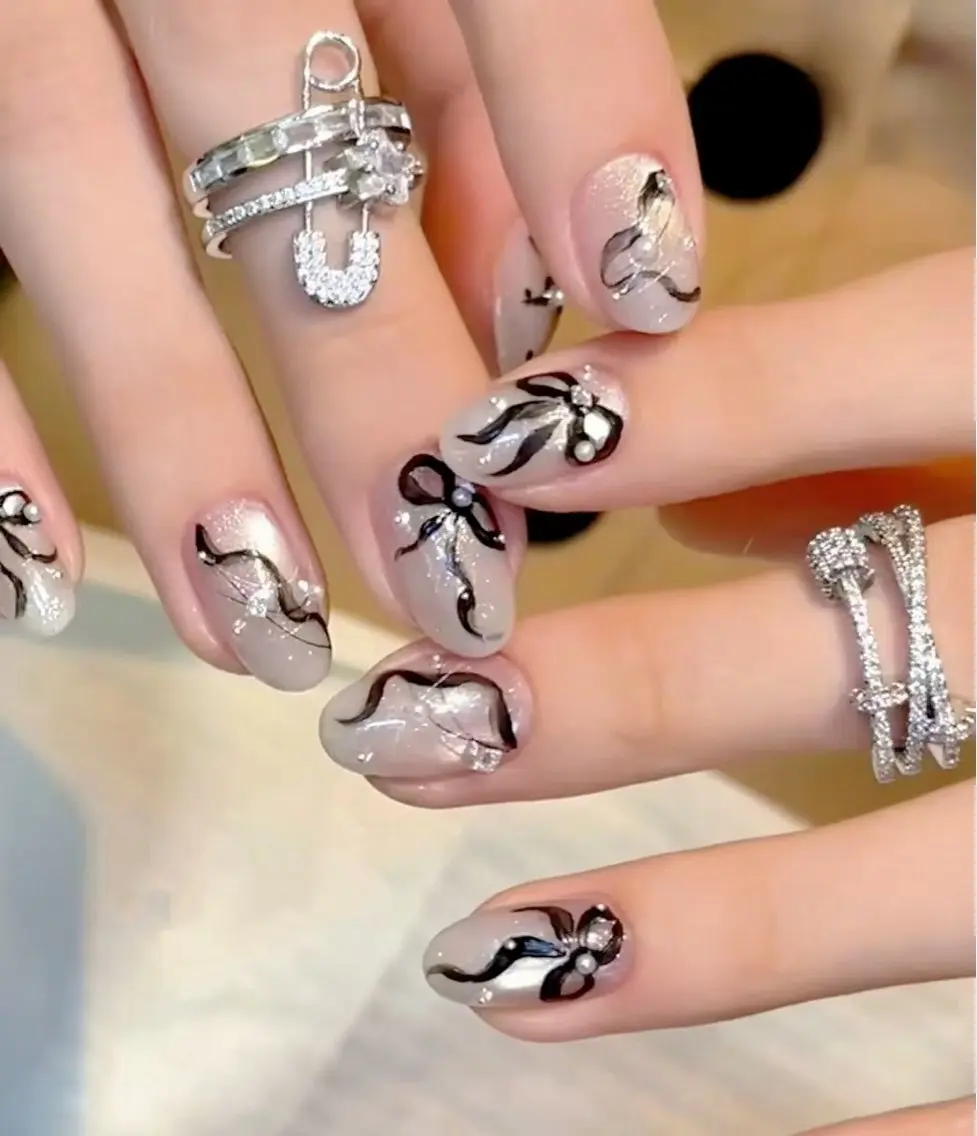 ネイル フラワーネイル フレンチネイル ジェルネイル ガラスフレンチ ハート ハンドネイル BabyYouMi nailのネイルデザイン