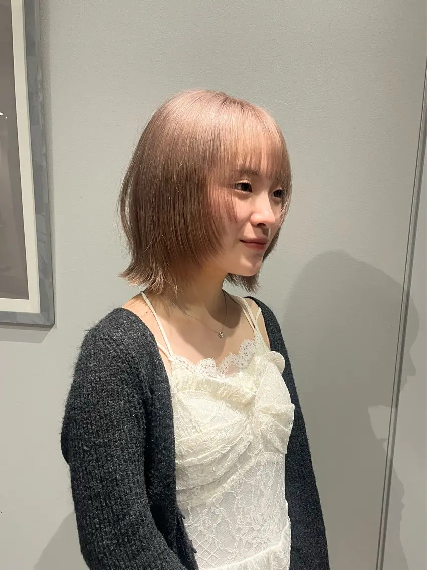 ミディアム カラー ベージュカラー ブリーチ ピンクカラー ピンクベージュ ボブ ゆな🎀ハイトーン /レイヤーのヘアスタイル