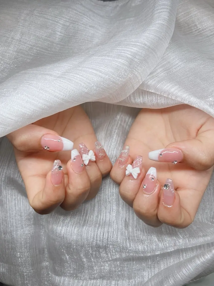 ネイル オーロラネイル チークネイル 長さ出し フットネイル フレンチネイル ハンドネイル Lee Nails チップ長さだし専門店のネイルデザイン