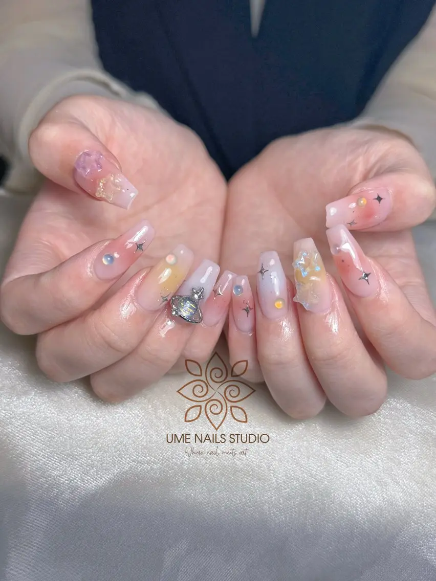 ネイル チークネイル クリアネイル ガーリー キラキラネイル 韓国ネイル ハンドネイル Ume Nail Studioのネイルデザイン