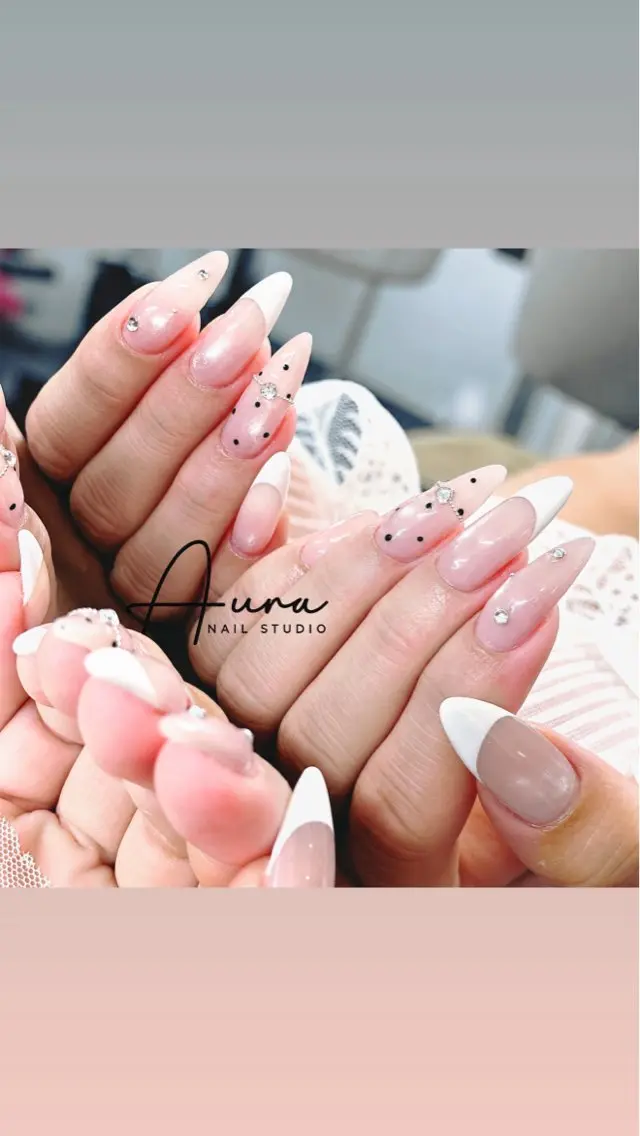 ネイル ジェルネイル 韓国ネイル マグネットネイル 夏ネイル ワンホンネイル ハンドネイル Aura Nail Studioのネイルデザイン