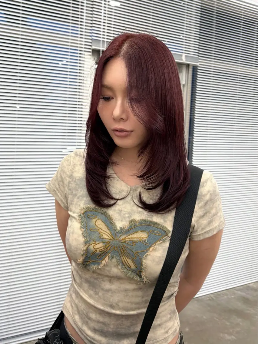 セミロング レッドブラウン ヘアカラー トリートメント 宮本 祥生のヘアスタイル