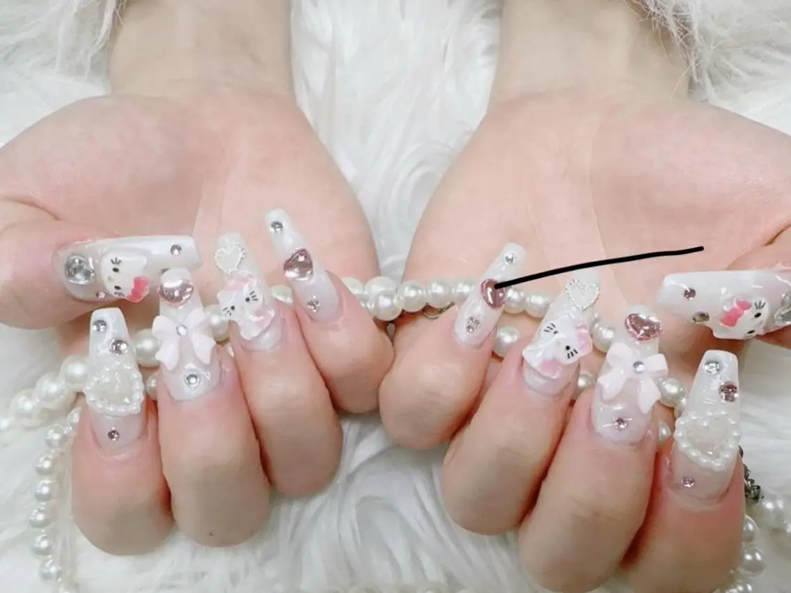 メンズ ネイル アートネイル フレンチネイル ジェルネイル キラキラネイル パラジェル Bloom kabukiのネイルデザイン