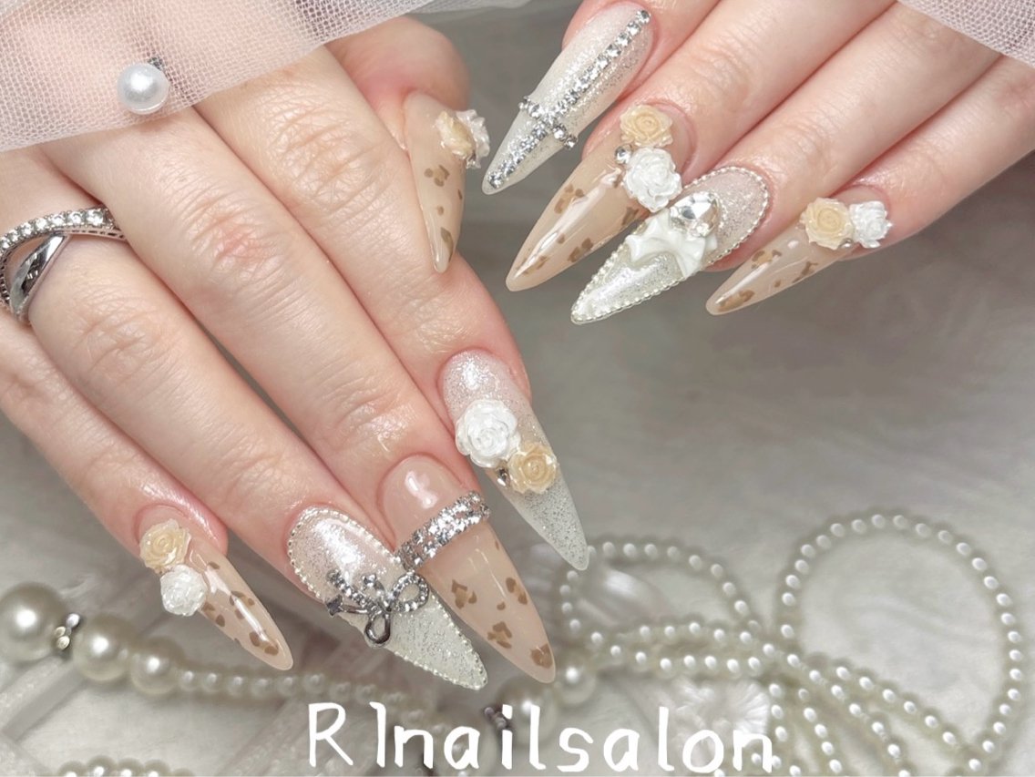 ネイル ジェルネイル 韓国ネイル マグネットネイル 持ち込み ワンカラーネイル ハンドネイル ハンドケア R1🎀Nail💕 池袋東口店のネイルデザイン