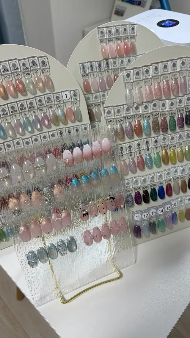 ネイル ハンドネイル hitomi 🎀所沢ネイルサロンのネイルデザイン