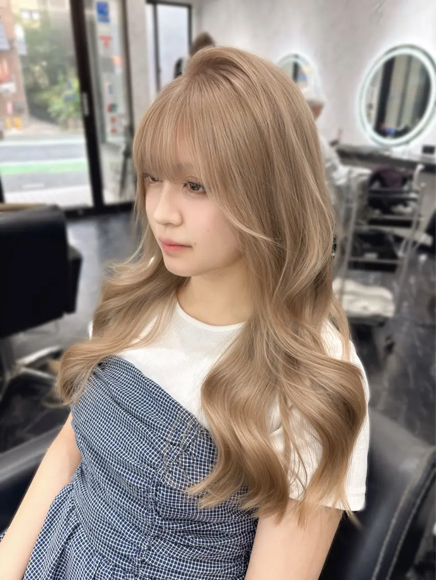 ロング カット ヘアカラー stylist Momoのヘアスタイル
