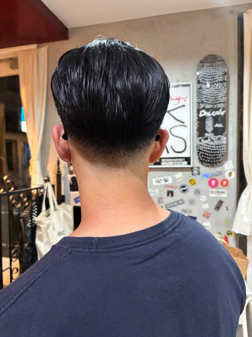 ショート メンズ センターパート フェードカット 刈り上げ ショートヘア 中目黒メンズ刈り上げ Harunaのヘアスタイル
