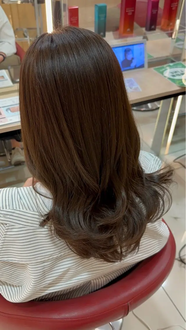 ロング 赤み消し艶カラー・ 透明感カラー×美髪のヘアスタイル