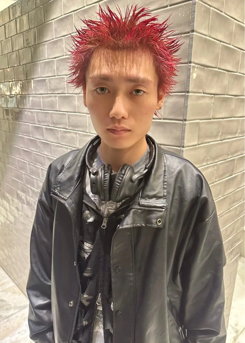 ショート カラー メンズ メンズブリーチ スパイキーショート 刈り上げ メンズベリーショート ベリーショート 渋谷メンズショート 特化🥋　渡邊健流のヘアスタイル