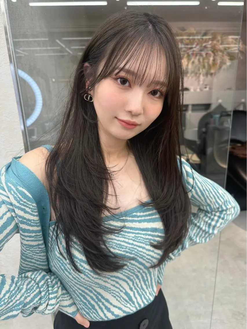 ロング くびれヘア 韓国風ヘア レイヤーカット 小顔カット ワンホンヘア カット ヘアカラー トリートメント 博多ベージュ 🐻松井傑のヘアスタイル
