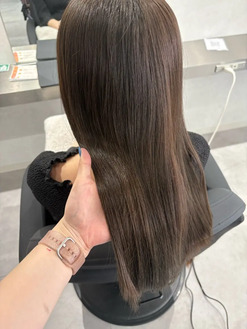 セミロング カラー ヘアアレンジ アッシュ アッシュグレー アッシュグレージュ 透明感カラー グレージュ カット ヘアカラー トリートメント 透明感カラー/顔周り カット🌸サクラ🌸のヘアスタイル
