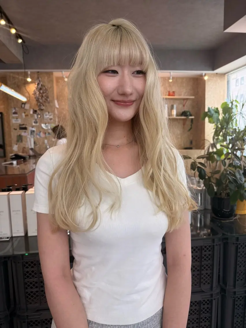 ロング レイヤーカット ブリーチモデル yumekaのヘアスタイル
