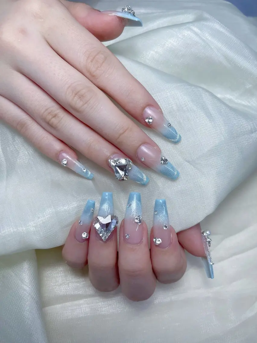 ネイル Rina Mika Nailsのネイルデザイン