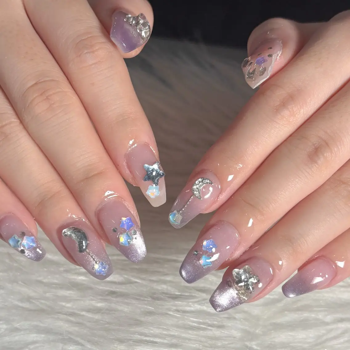 ネイル ハンドネイル LAVISH manaのネイルデザイン