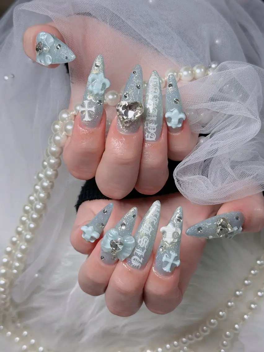 ネイル フレンチネイル ジェルネイル ガラスフレンチ ハロウィン ハート ハンドネイル H.baby Nail Salonのネイルデザイン