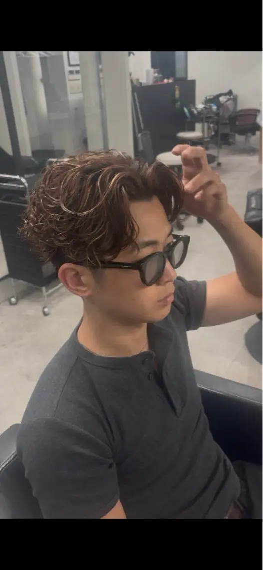 カラー パーマ メンズ カット ヘアカラー パーマ eraアメ村店 ヒイロのヘアスタイル