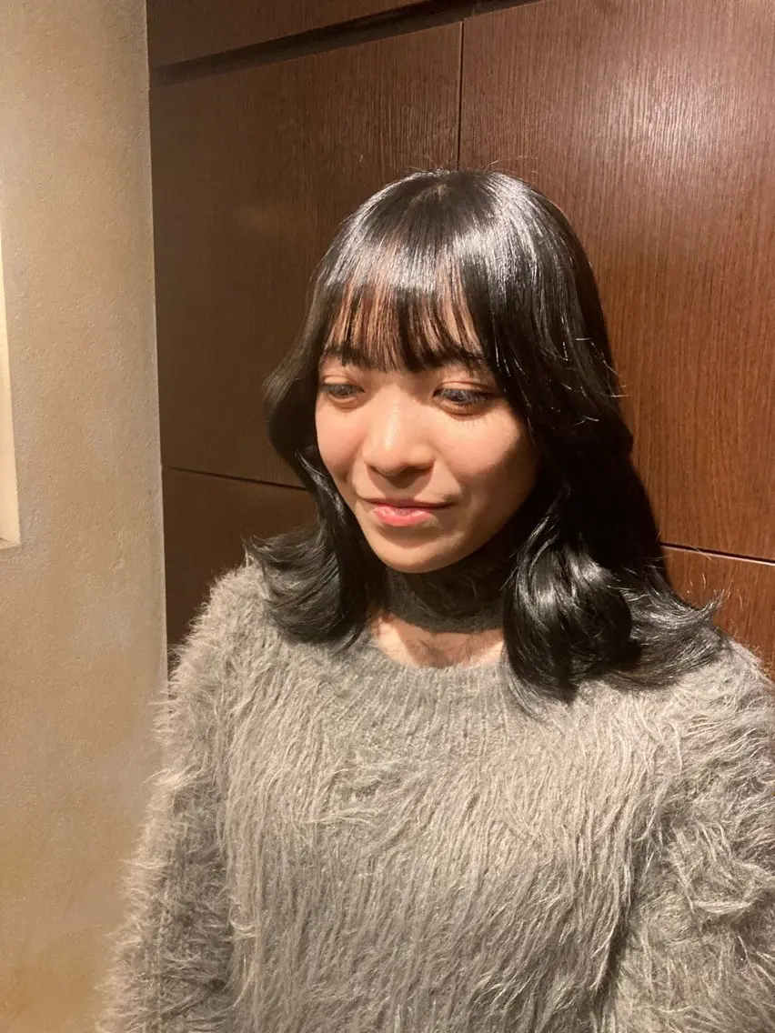 ミディアム カラー ミディアムレイヤー 黒髪 ブルーカラー ブルーブラック 透明感カラー カット 縮毛矯正 🌙似合わせ専門 照井🌙のヘアスタイル
