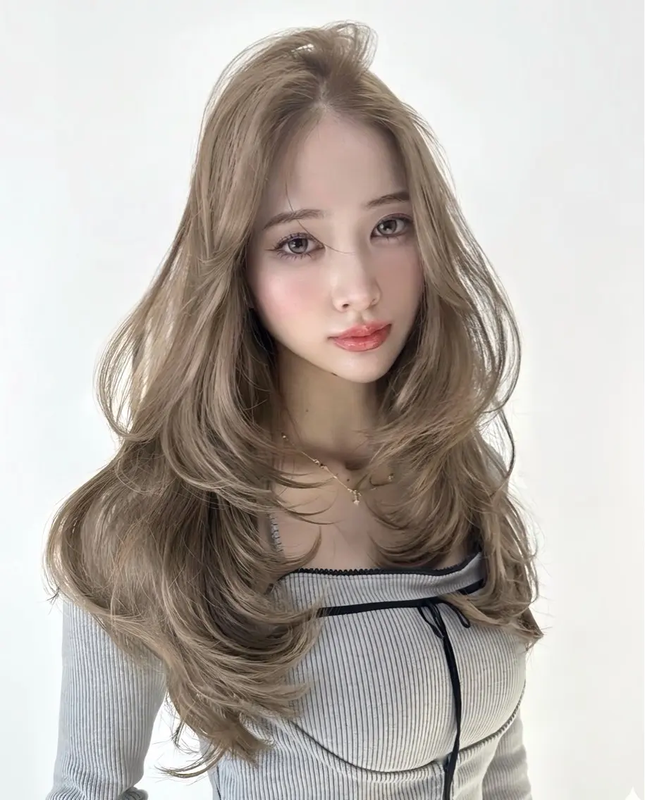 ロング カラー カット ヘアカラー トリートメント 抜きっぱなしブロンド /ハイトーン/カナタのヘアスタイル