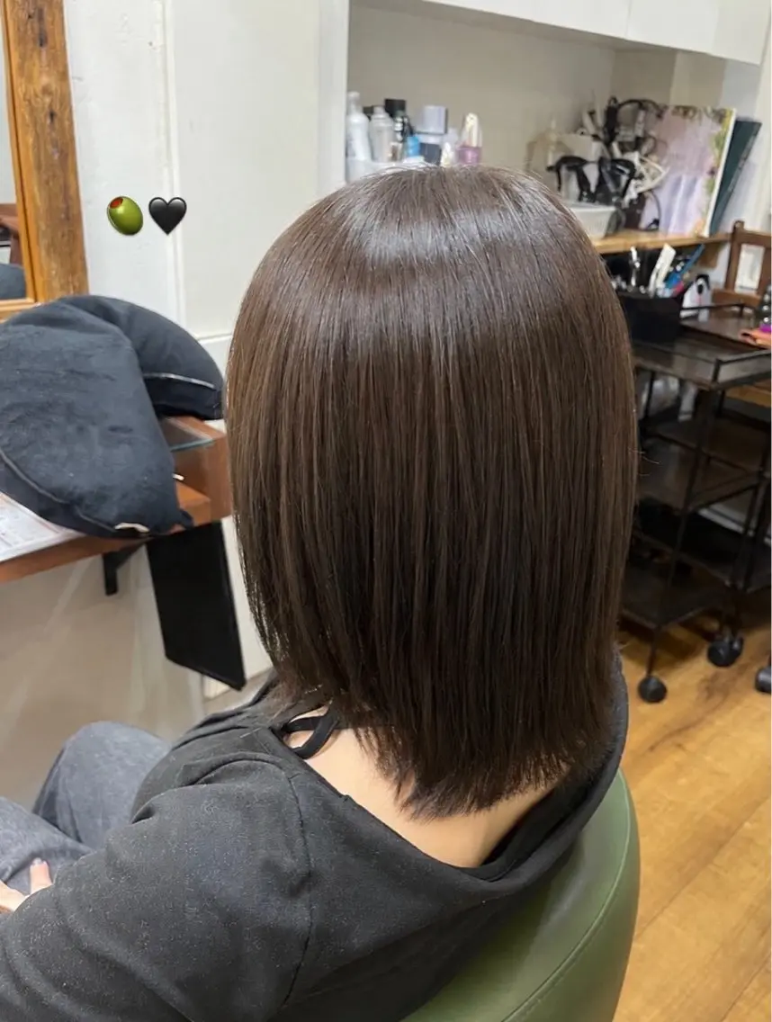 カラー 小林 紗也のヘアスタイル