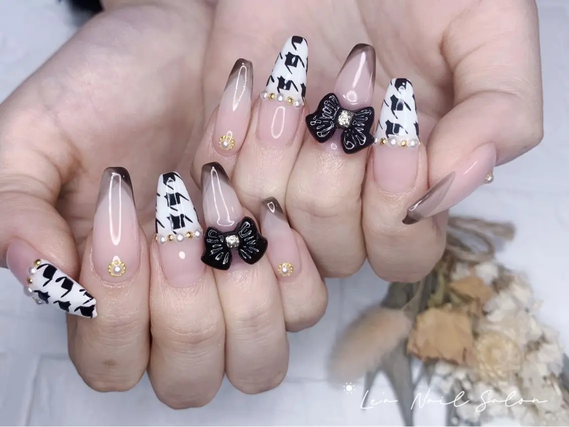セミロング カラー ネイル Le’a NailSalonのネイルデザイン