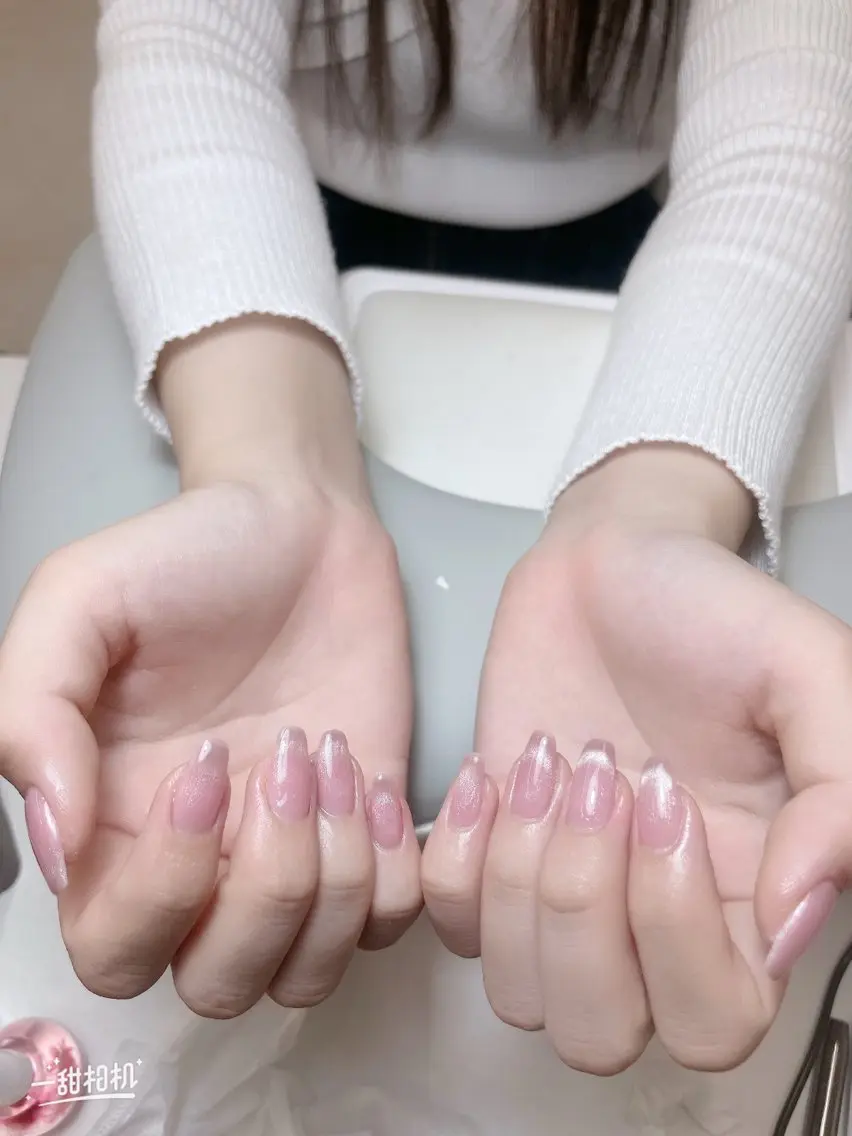 ネイル チークネイル 長さ出し フレンチネイル キラキラネイル ラメ(グリッター) ハンドネイル Vp ネイルのネイルデザイン