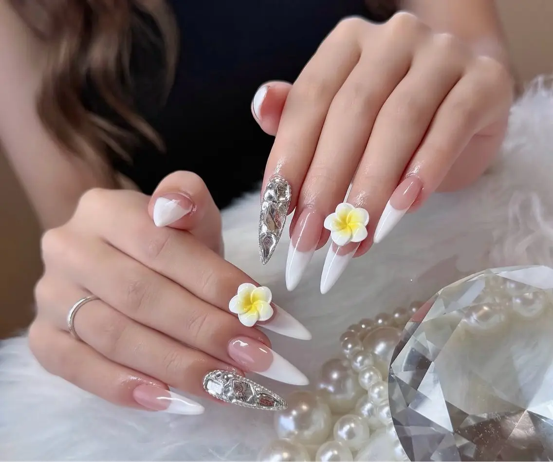 ネイル チークネイル 長さ出し フラッシュネイル フレンチネイル グラデーション ハンドネイル Lenie Nail Salonのネイルデザイン