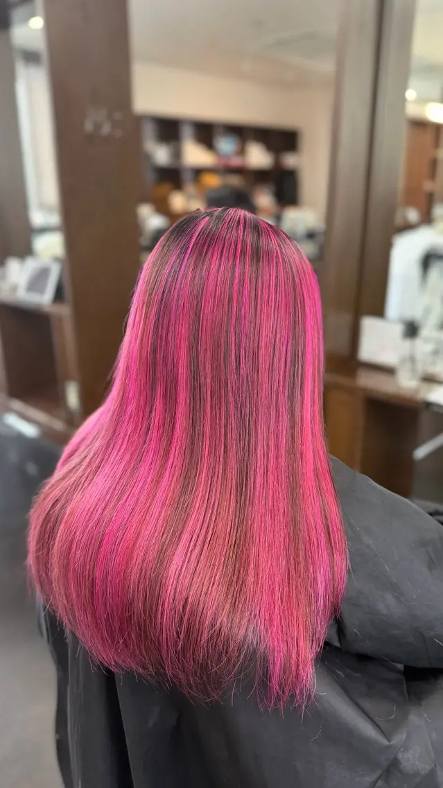 カラー グラデーションカラー ハイライトカラー ヘアカラー OTOHA OLUOLUのヘアスタイル