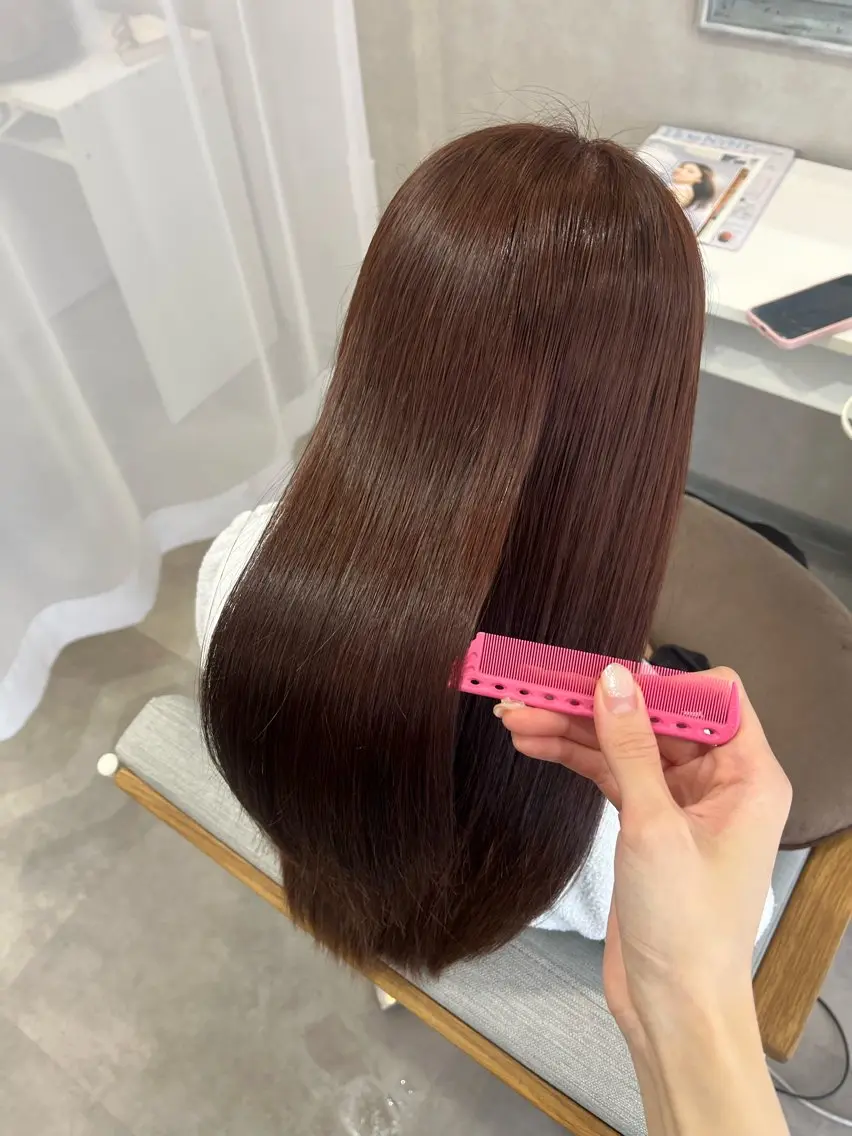 セミロング ヘアカラー 森 愛友のヘアスタイル