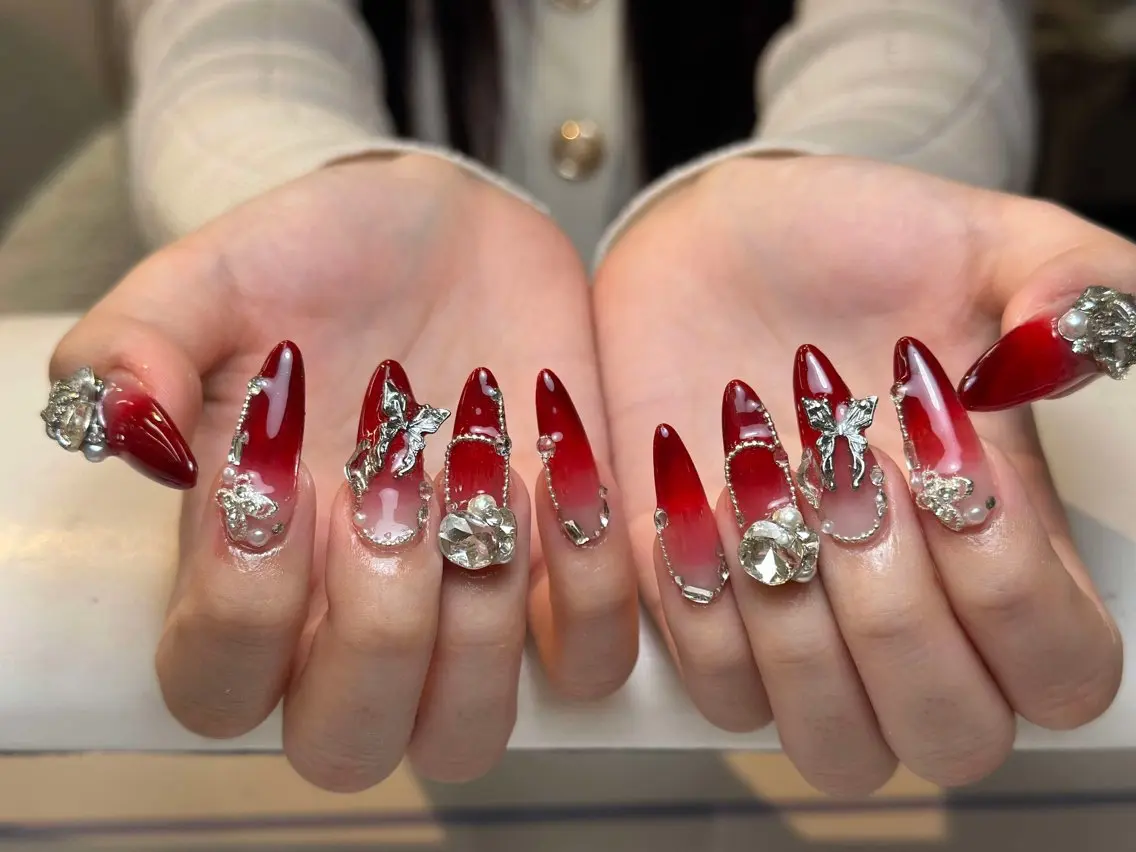 ネイル グラデーション キラキラネイル ワンカラーネイル 冬ネイル Jenn Nail Salonのネイルデザイン