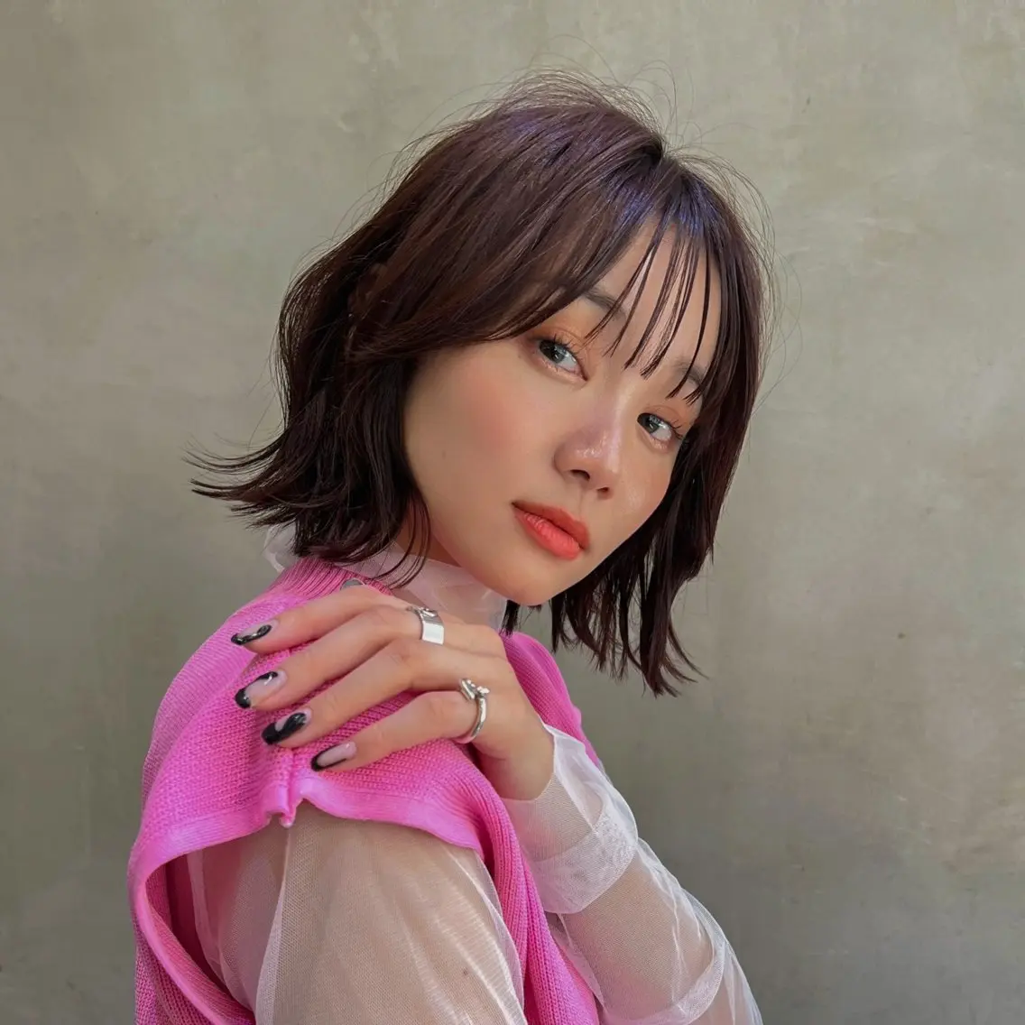 ショート カラー ブラウンカラー ピンクカラー 外ハネヘア ⚜️ブリーチ× 透明感✨Hayatoのヘアスタイル