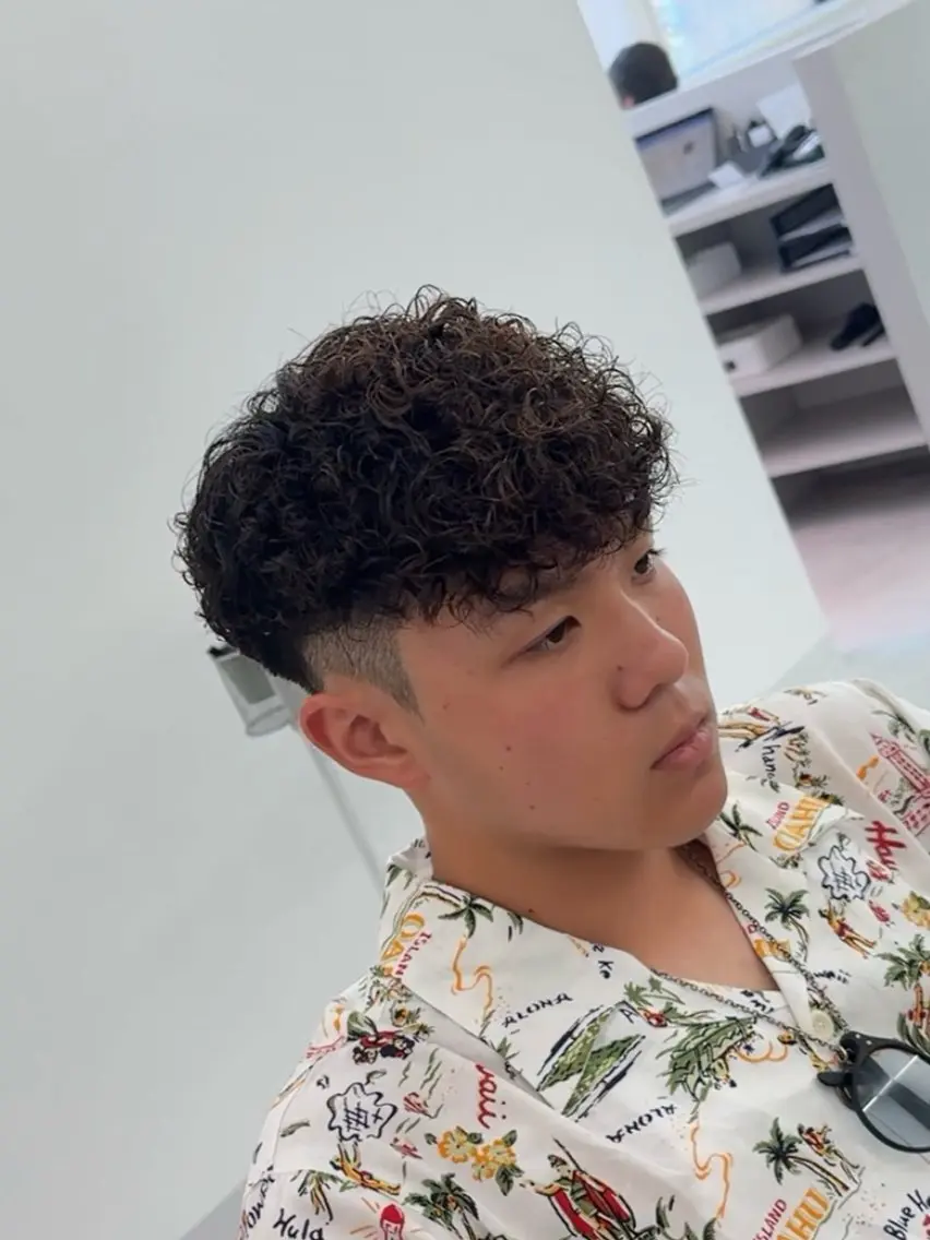 パーマ メンズ スペインカール カット ヘアカラー パーマ 新潟No.1サロン 秋山深(メンズ限定)のヘアスタイル