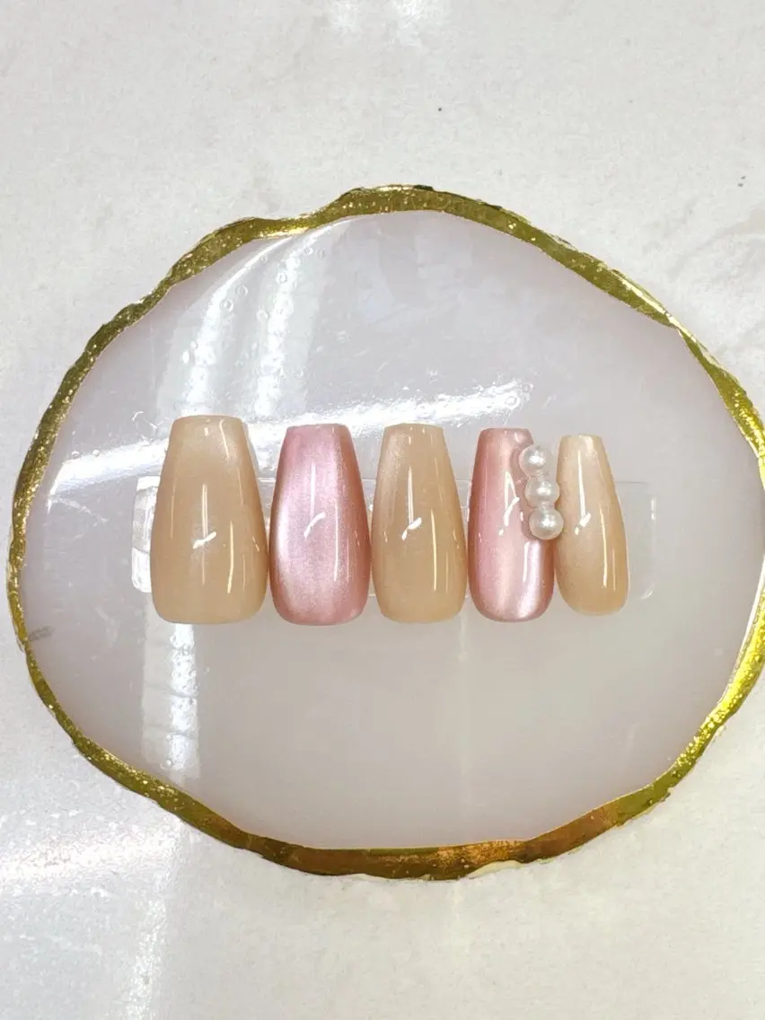 ネイル アートネイル フットネイル フレンチネイル ガラスフレンチ ハート Queeens nailのネイルデザイン