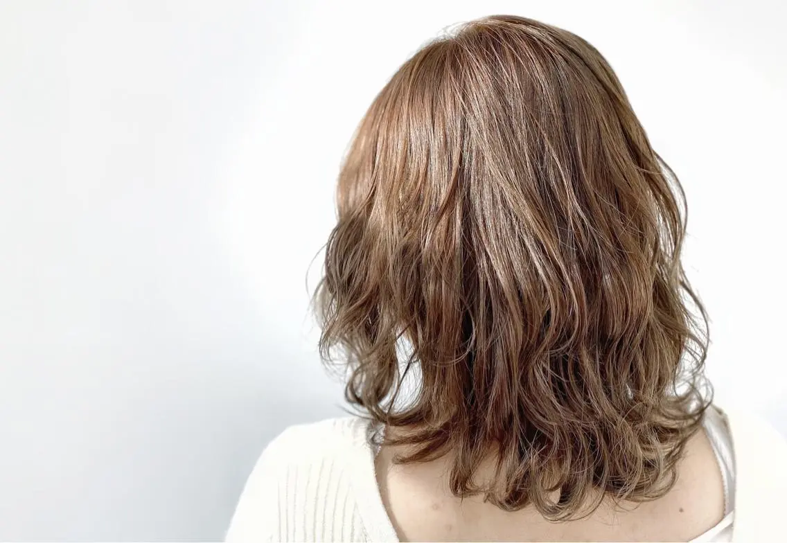 ミディアム カラー パーマ ヘアカラー ⭐️当日OK⭐️ 岩田峻のヘアスタイル