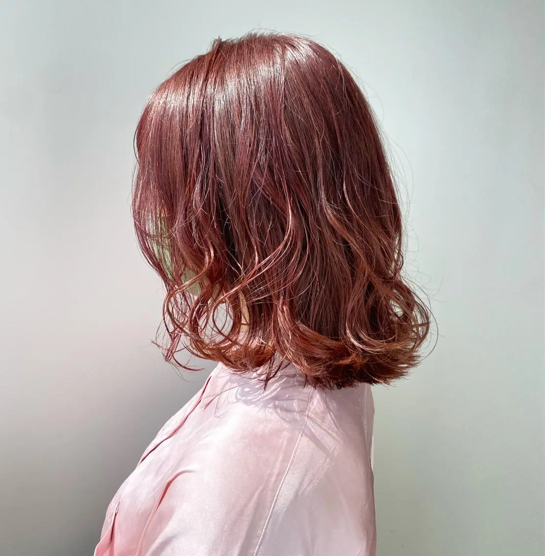 ミディアム カラー ヘアカラー 🩵ブリーチカラー MIORI🩵のヘアスタイル