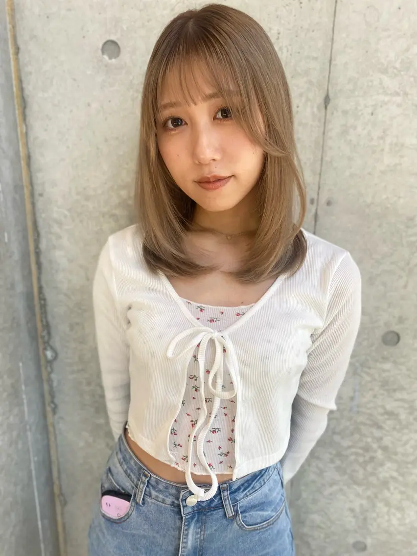 ミディアム カラー ミディアムレイヤー ベージュカラー ダブルカラー ミルクティーベージュ レイヤーカット ヘアカラー レイヤー/柔色 カラー/SAkiのヘアスタイル