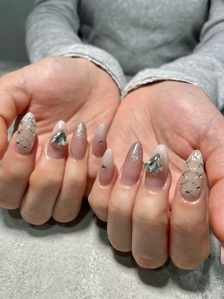 ネイル 持ち込み Raviliss ♡のネイルデザイン