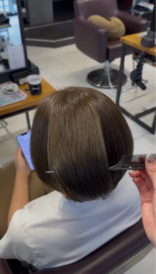 ショート ヘアカラー ツヤツヤ髪質改善🫧 レイヤーRUKAのヘアスタイル