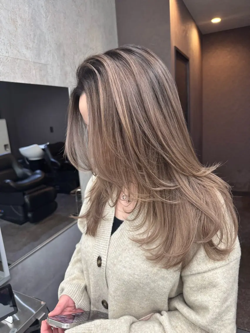 ロング カラー バレイヤージュ ブリーチ レイヤーカット fand / HINAのヘアスタイル