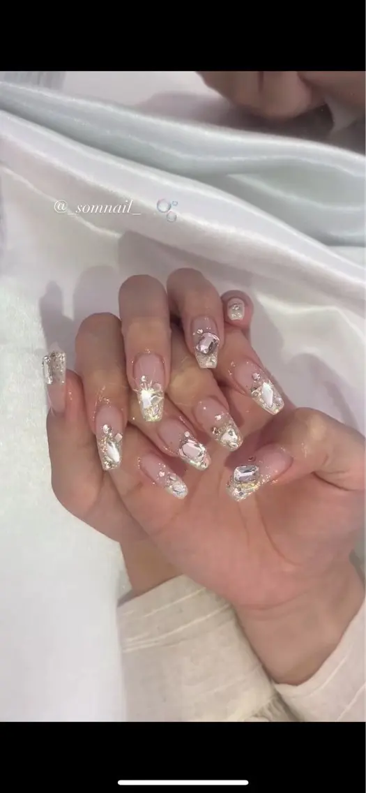 ネイル ジェルネイル キラキラネイル 韓国ネイル ストーンネイル SOM NAILのネイルデザイン